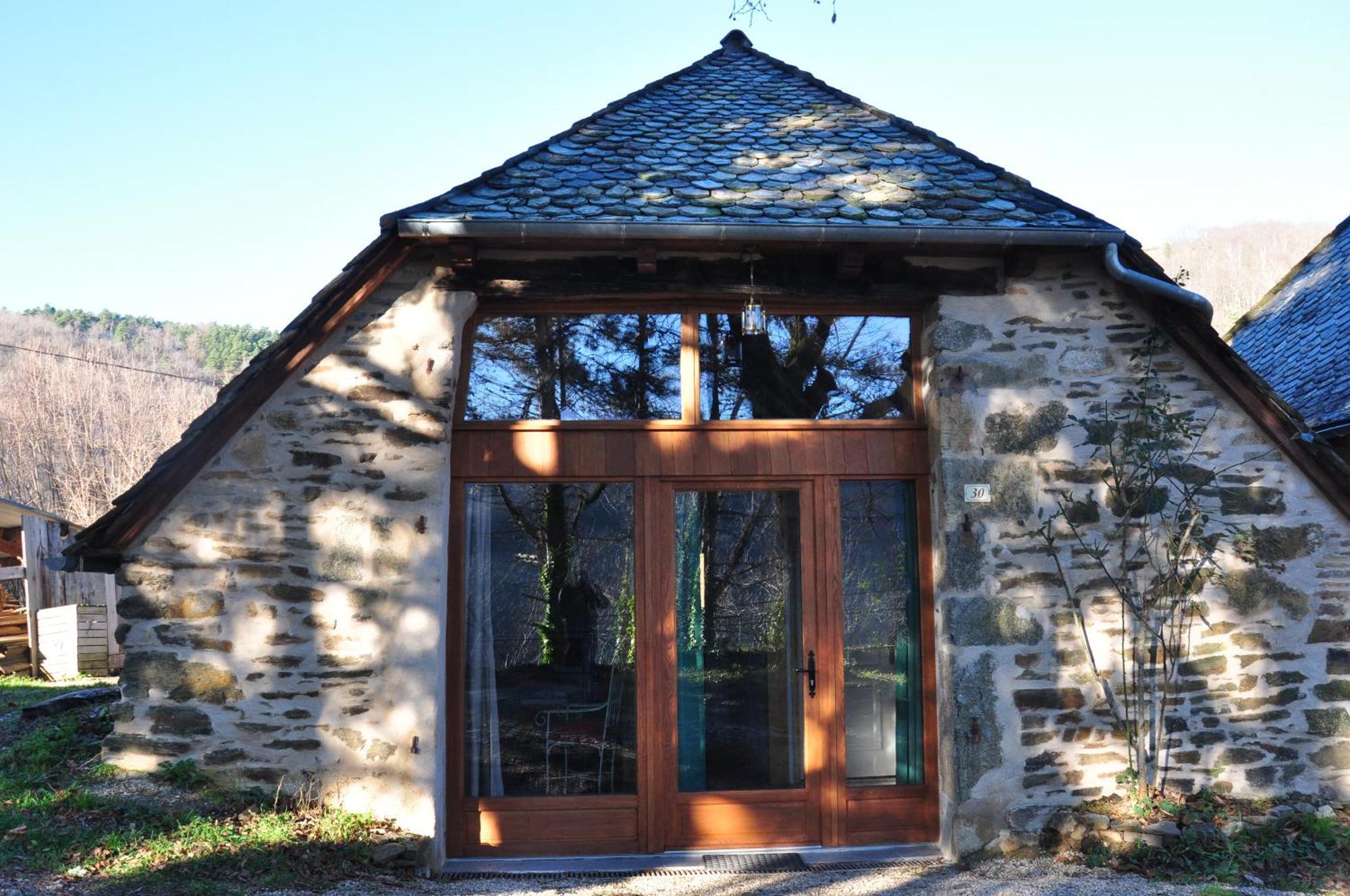 Gite Le Couderc De Coubisou, Grange Renovee ภายนอก รูปภาพ