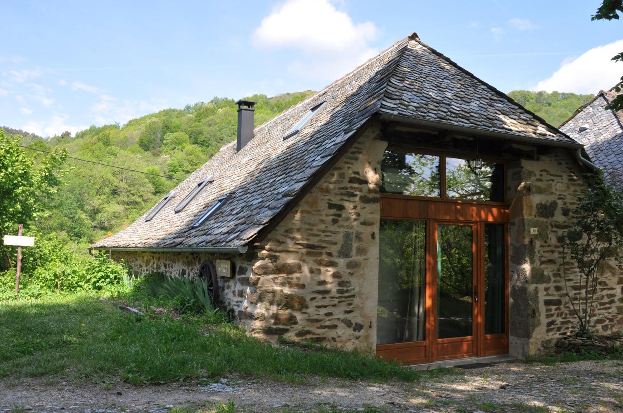 Gite Le Couderc De Coubisou, Grange Renovee ภายนอก รูปภาพ